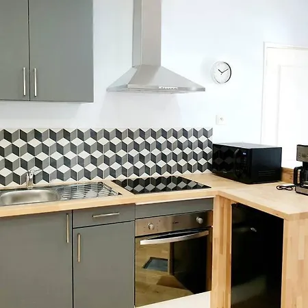 Logement Lumineux Et Cosy De 39m2 Au Centre De *