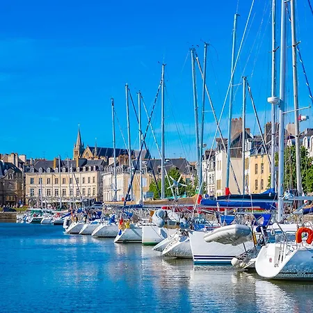Logement Lumineux Et Cosy De 39m2 Au Centre De * Vannes